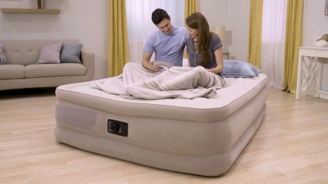 Надувная кровать Intex Ultra Plush Bed 203x152x46 cм